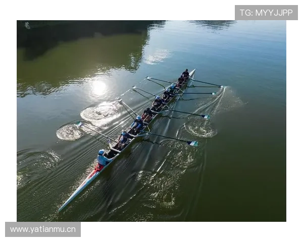 赛艇运动中正确动作要领解析与高效划桨技巧提升指南 赛艇运动中正确动作要领解析与高效划桨技巧提升指南